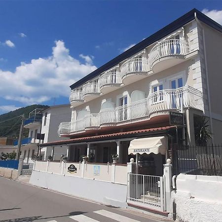Hotel Da Alfredo 卡斯特拉巴特 外观 照片