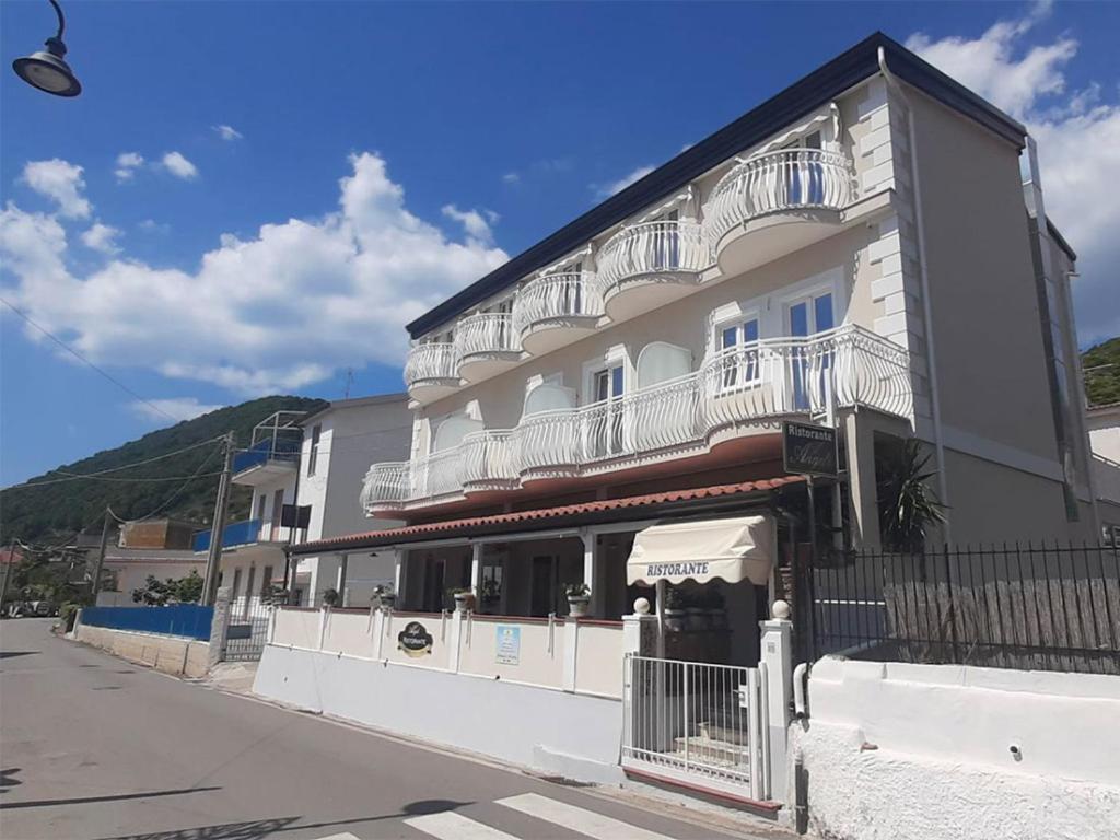 Hotel Da Alfredo 卡斯特拉巴特 外观 照片
