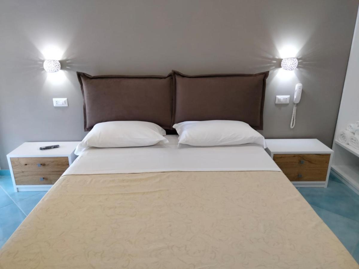 Hotel Da Alfredo 卡斯特拉巴特 外观 照片