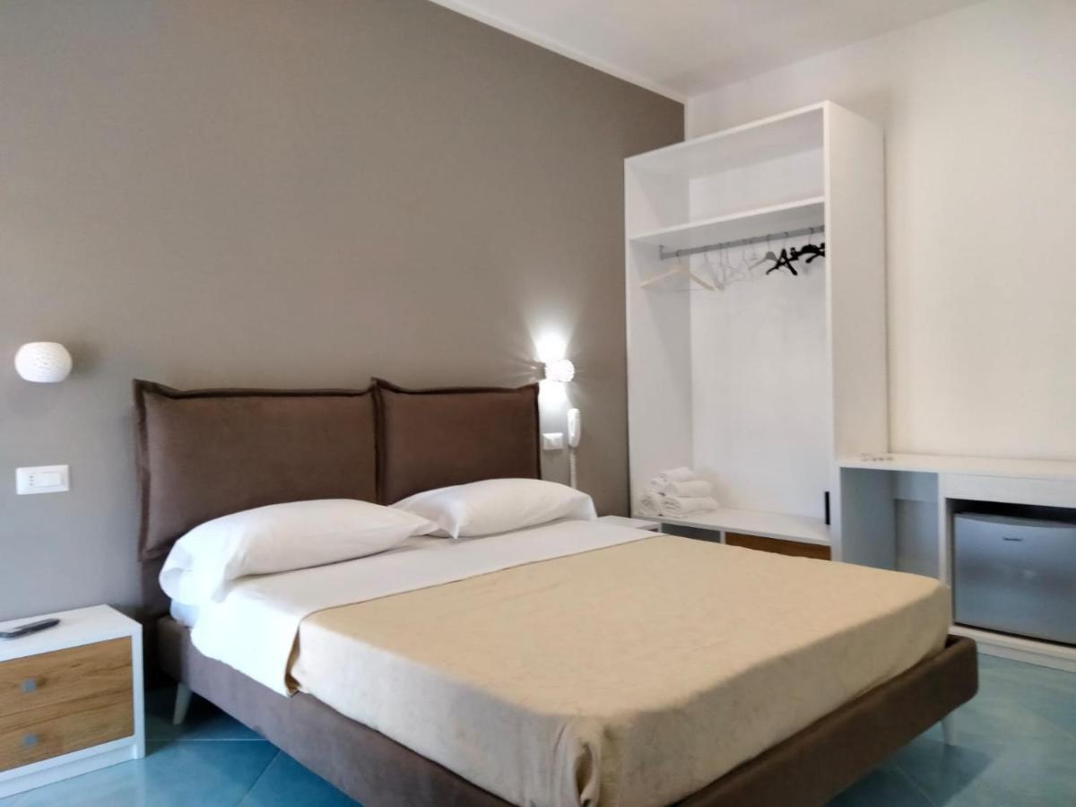 Hotel Da Alfredo 卡斯特拉巴特 外观 照片